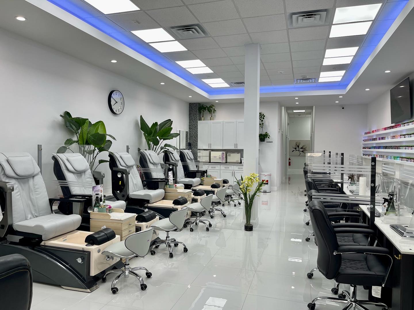 Paint Nails & Spa nail photo 5